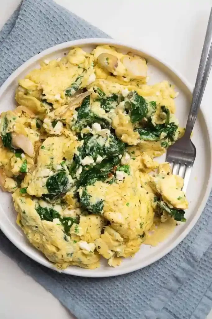  Scrambled Eggs with Spinach
