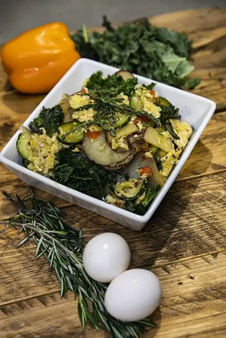 Summer Skillet Vegetable & Egg Scramble